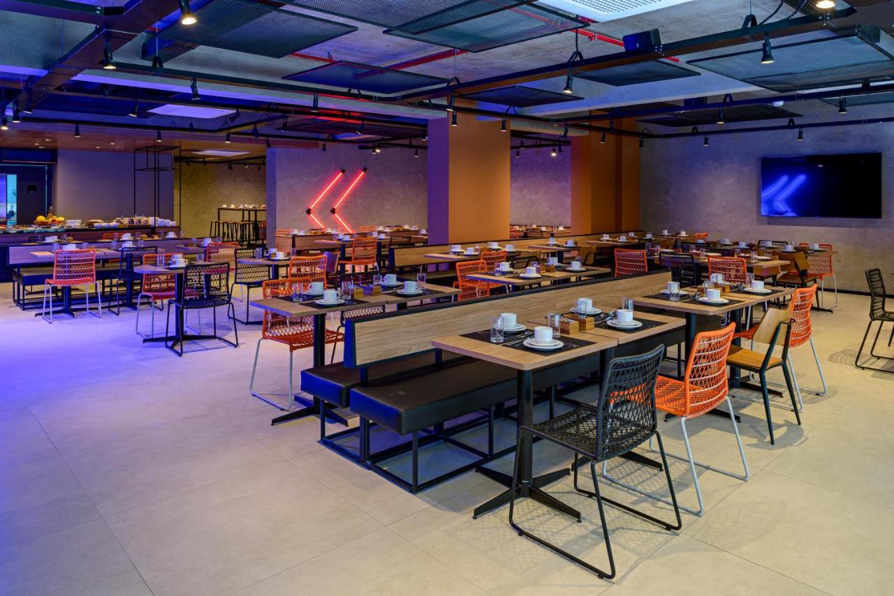 Ibis Budget Balneario Camboriu Bagian luar foto