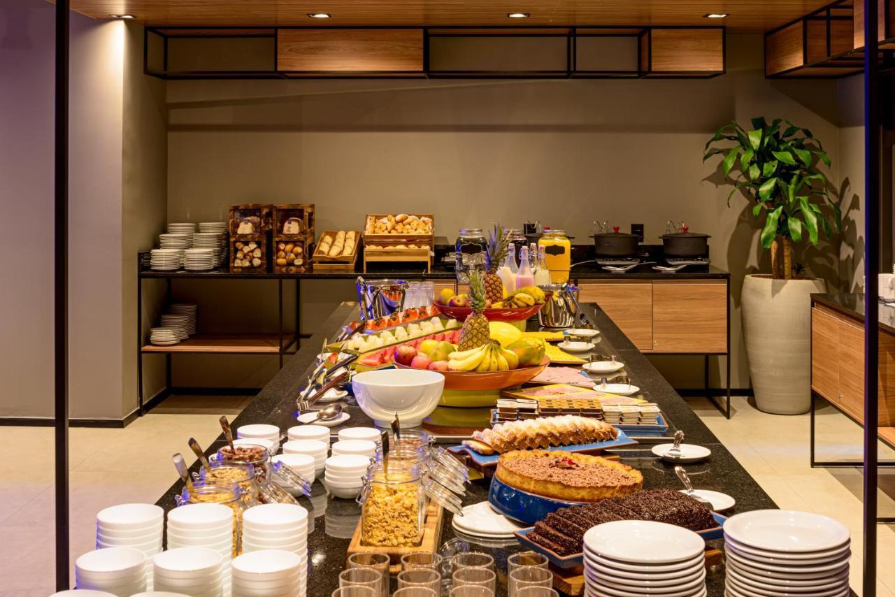 Ibis Budget Balneario Camboriu Bagian luar foto