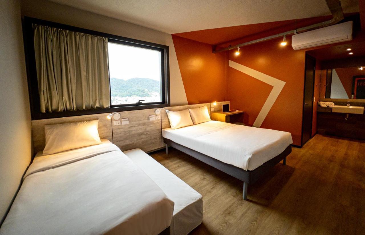 Ibis Budget Balneario Camboriu Bagian luar foto
