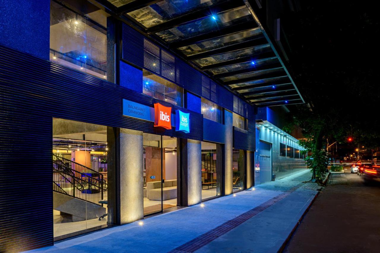 Ibis Budget Balneario Camboriu Bagian luar foto