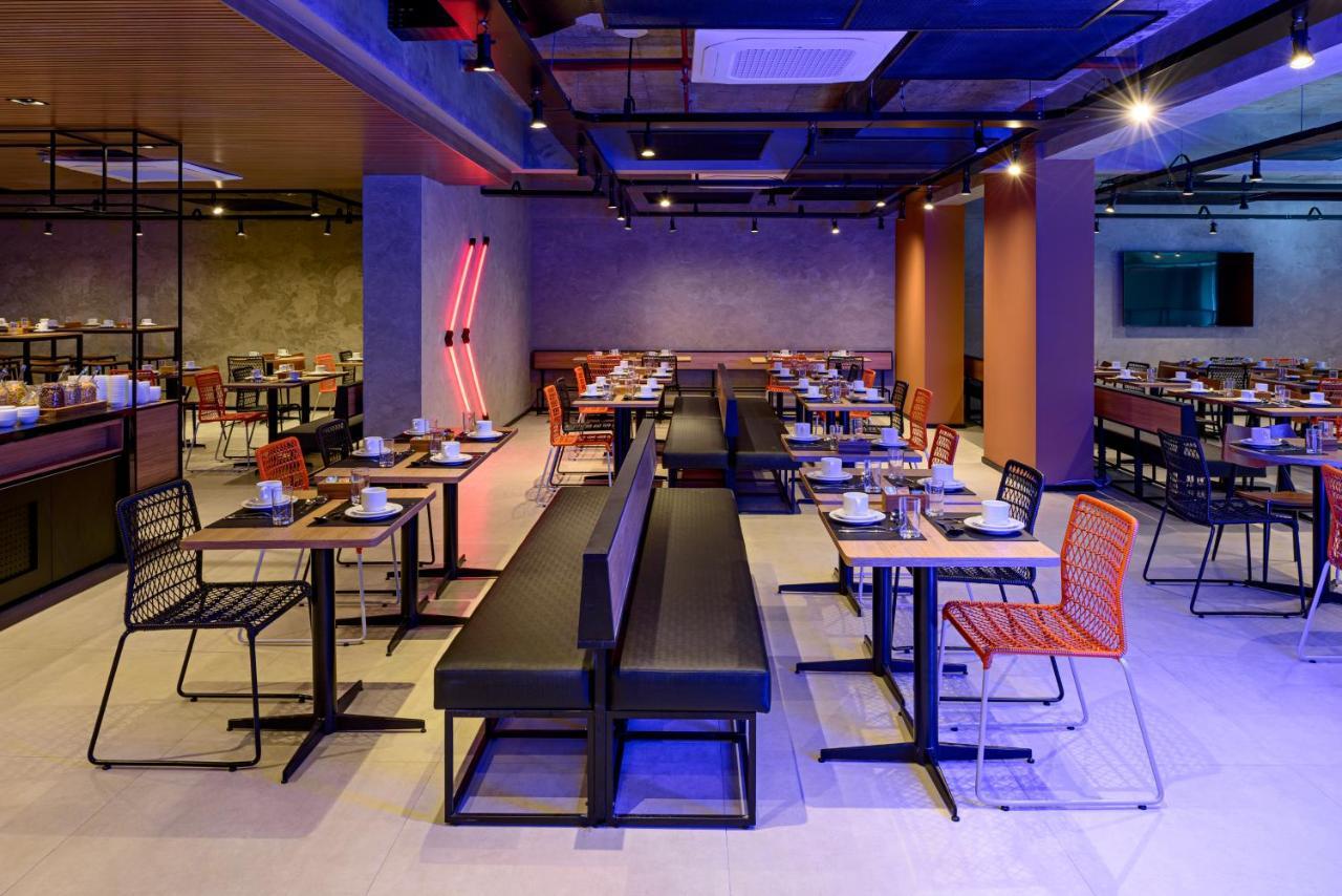 Ibis Budget Balneario Camboriu Bagian luar foto